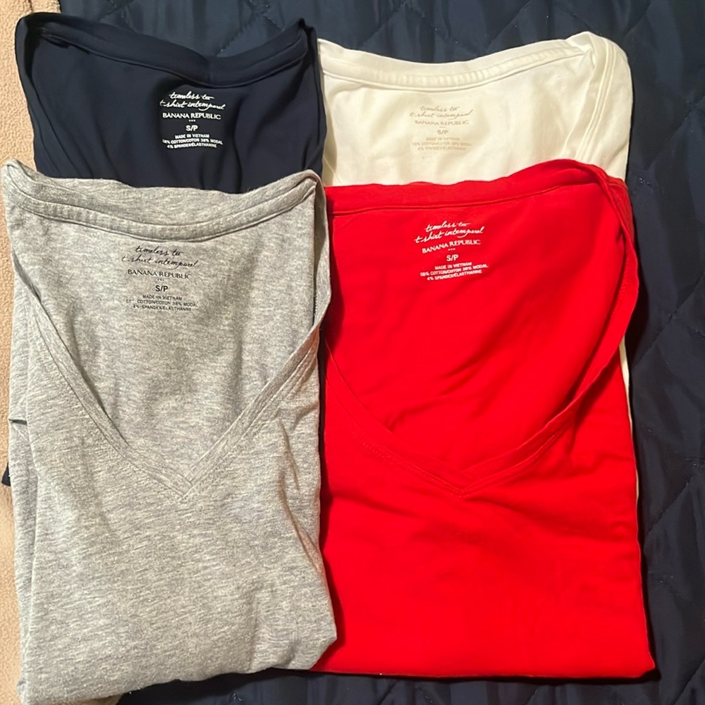 Banana Republic timeless tee S/P - set of 4 white blue red gray